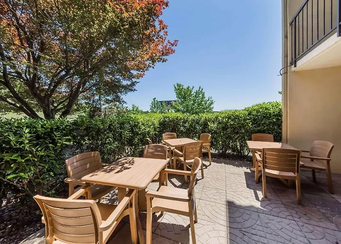 Quality Inn & Suites Sevierville - Pigeon Forge